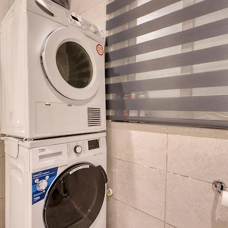 Spacious 3br Flat, Equipped Kitchen, Pool Table * Ta Xbiex