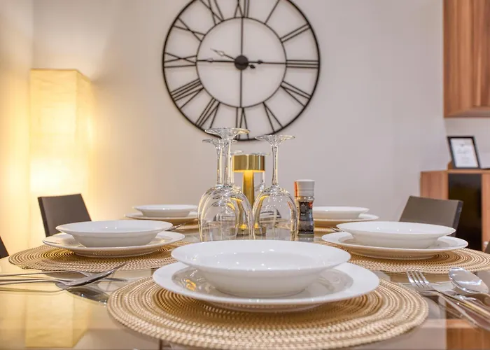 Apartament Spacious 3br Flat, Equipped Kitchen, Pool Table