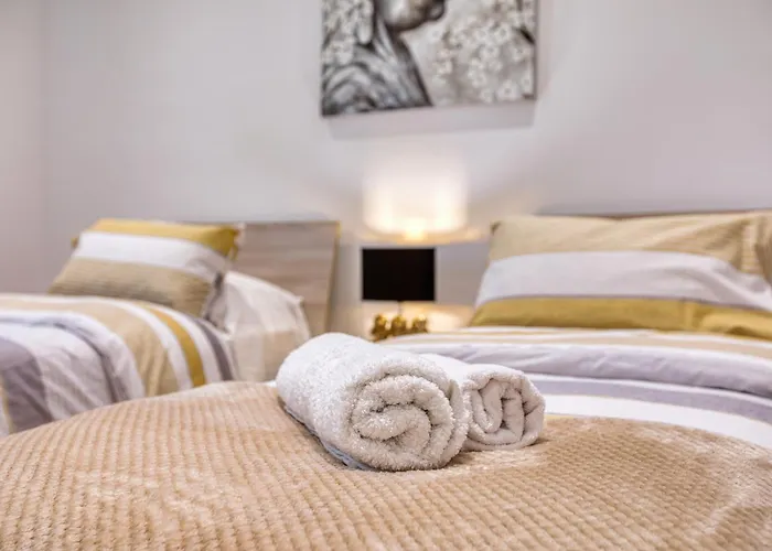 Apartment Spacious 3br Flat, Equipped Kitchen, Pool Table