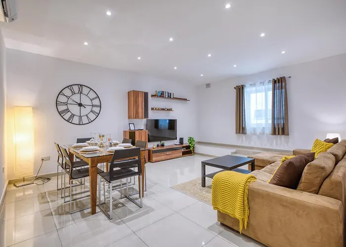 Appartement Spacious 3br Flat, Equipped Kitchen, Pool Table