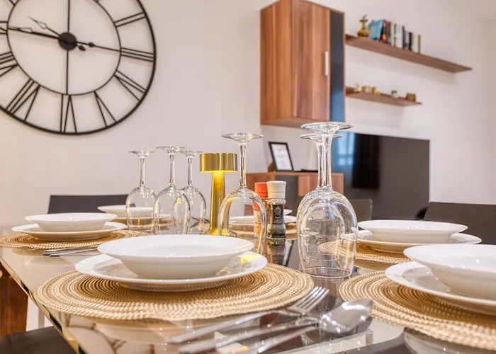 Spacious 3br Flat, Equipped Kitchen, Pool Table